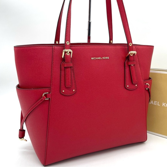 Michael Kors Voyager East Wast Tote Bag - Picture 4 of 14